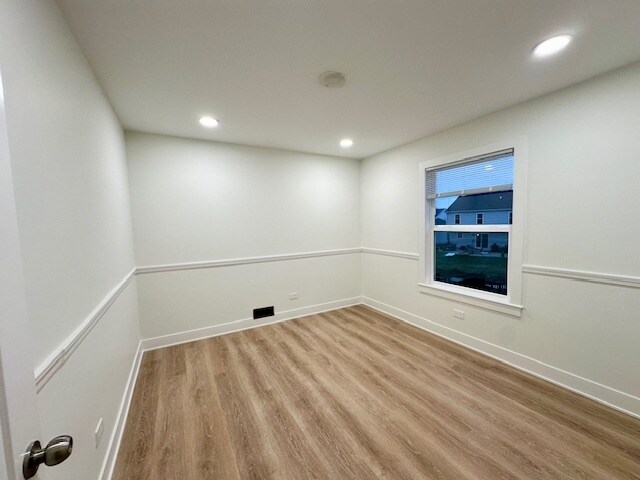 Building Photo - 1711 Whispering Oaks Dr