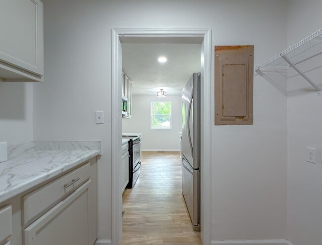 Building Photo - 1751 Pepper Dr