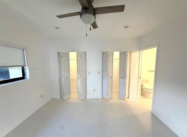 Building Photo - 1241 SW 30th Pl