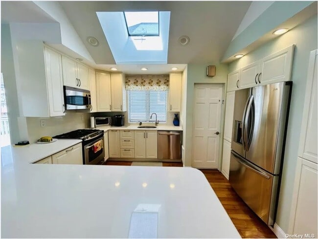 Building Photo - 3-28 B 147 St