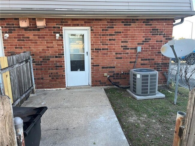 Building Photo - 316 Plantation Dr