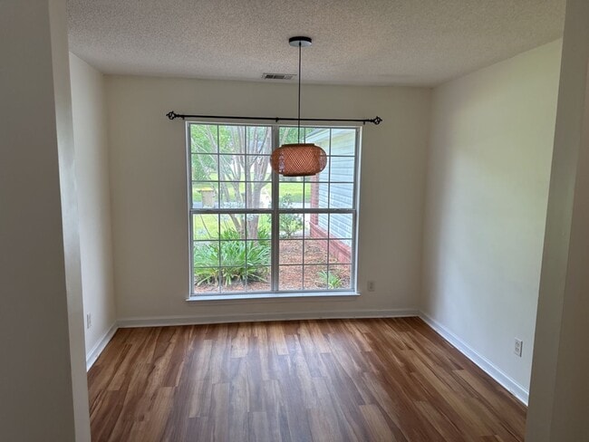Building Photo - 156 Shady Oak Cir