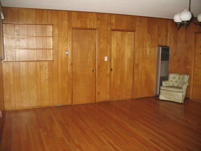 Building Photo - 3121 W Wyoming Ave