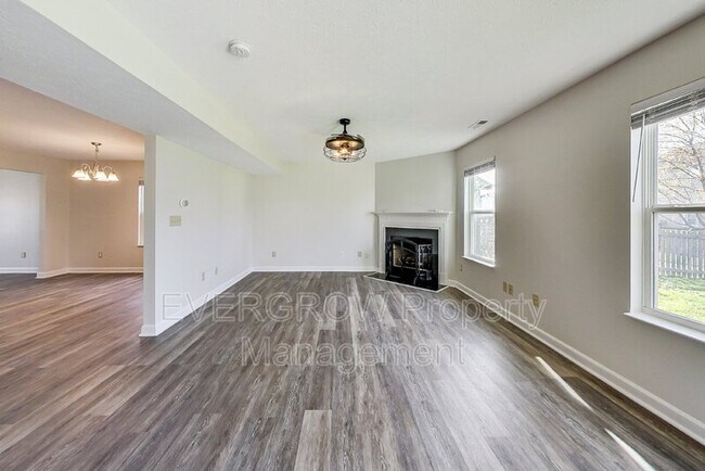Building Photo - 839 Stonehurst Dr