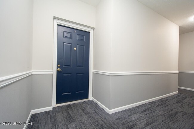 Building Photo - 2704 Bradford Commons Dr