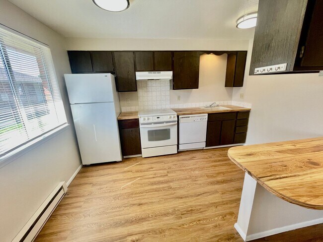 Building Photo - 5420 N Martin St