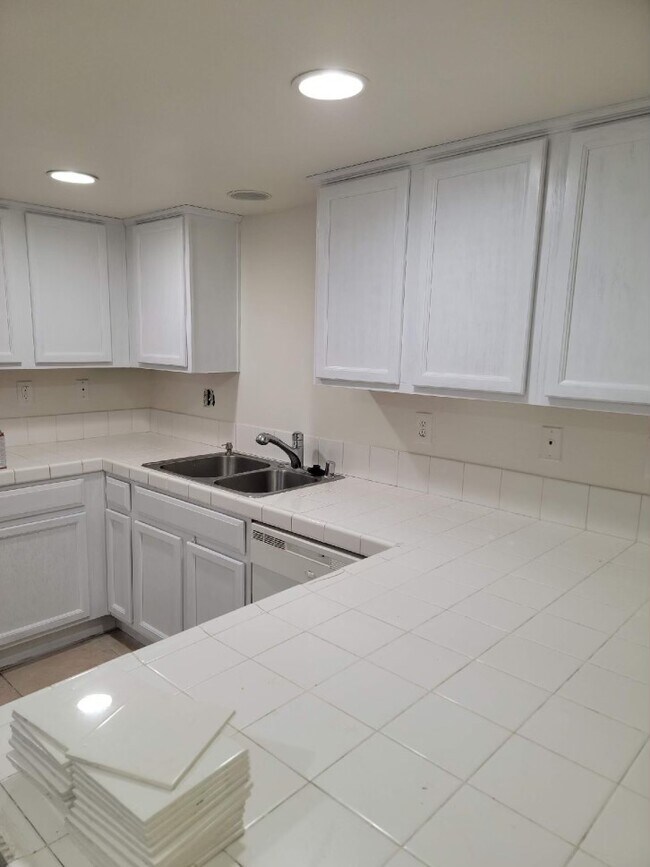 Building Photo - 66651 Ironwood Dr