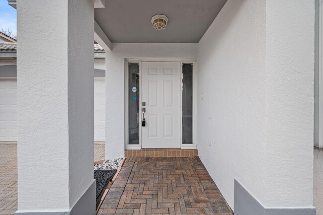 Building Photo - 3257 El Camino Real
