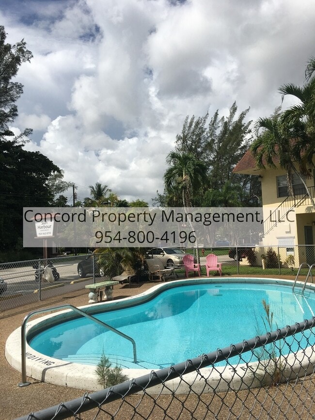 Building Photo - 1 Month Free Gorgeous 2BR- Open Layout- Island Kitchen-Pool- Central AC