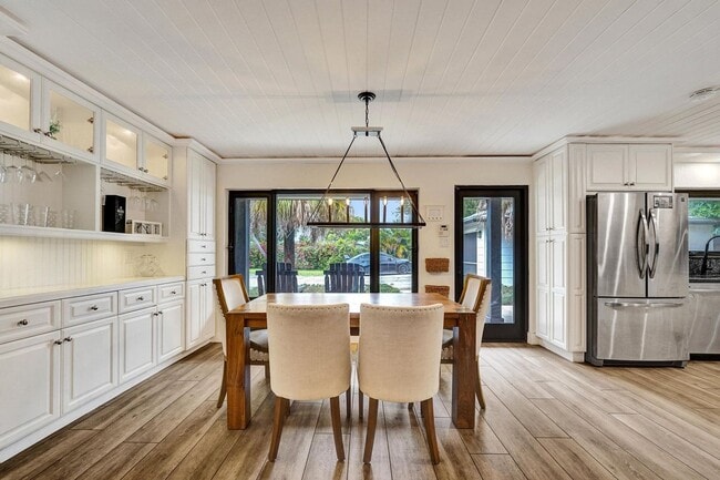 Building Photo - 5612 Harding St