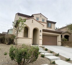 Building Photo - 2664 Strichen Ave