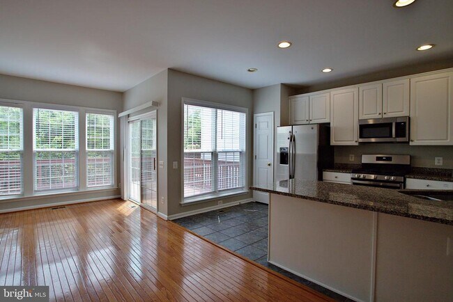 Building Photo - 8239 Singleleaf Ln