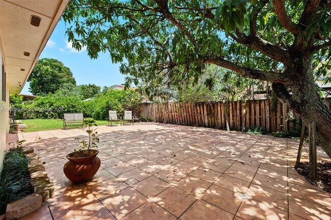 Building Photo - 20001 NW 62nd Ct