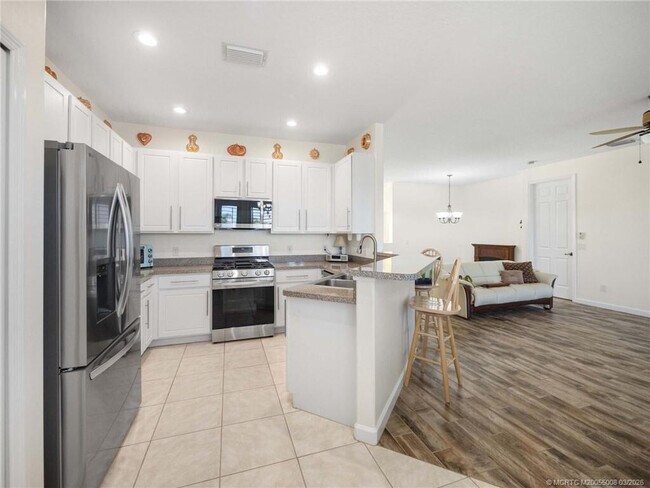 Building Photo - 155 56th Dr SW