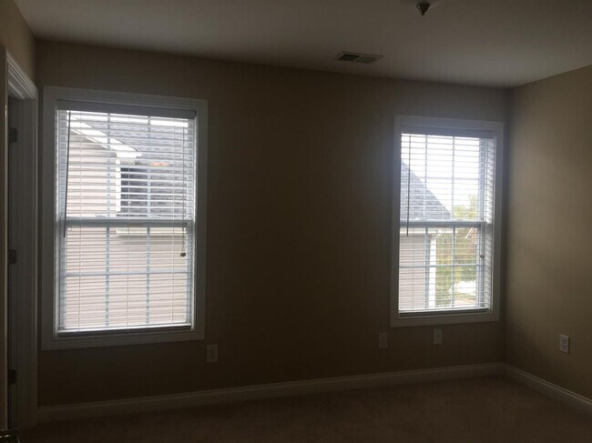 Building Photo - 3020 Blackford Pkwy