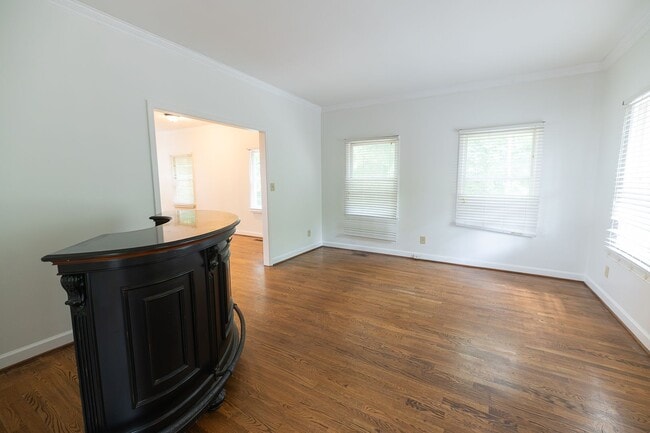 Building Photo - Spacious 3100 sq ft 3 bedroom 2.5 bath home on over 1.5 acres in Oak Ridge NC w/2 car garage