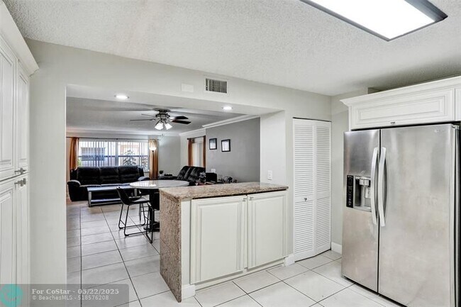 Building Photo - 12215 Royal Palm Blvd