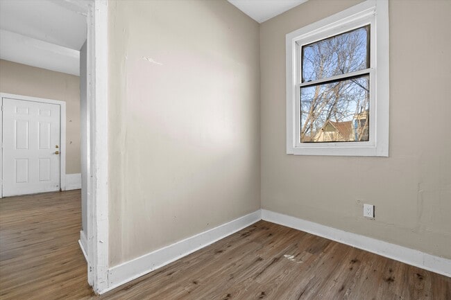 Building Photo - 26th St Milwaukee Duplex