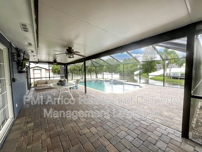 Building Photo - 1653 Lagoon Pl