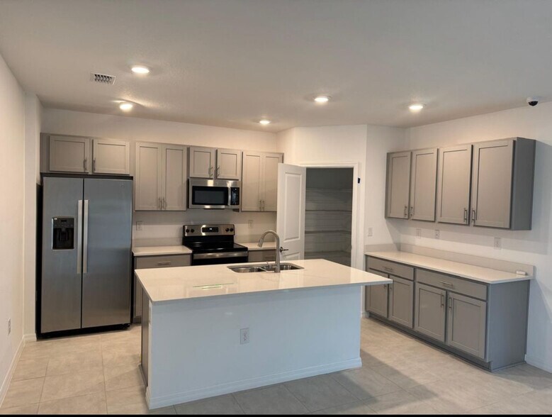 Building Photo - 76 Citrine Loop