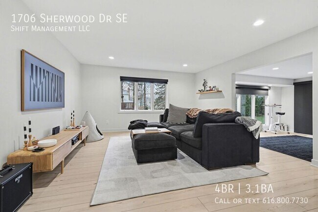 Building Photo - 1706 Sherwood Ave SE