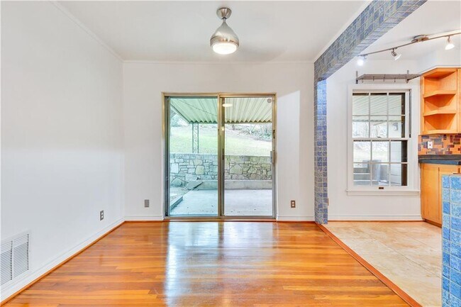 Building Photo - 2300 Rebel Rd