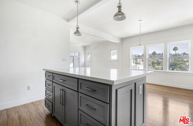 Building Photo - 1404 Maltman Ave