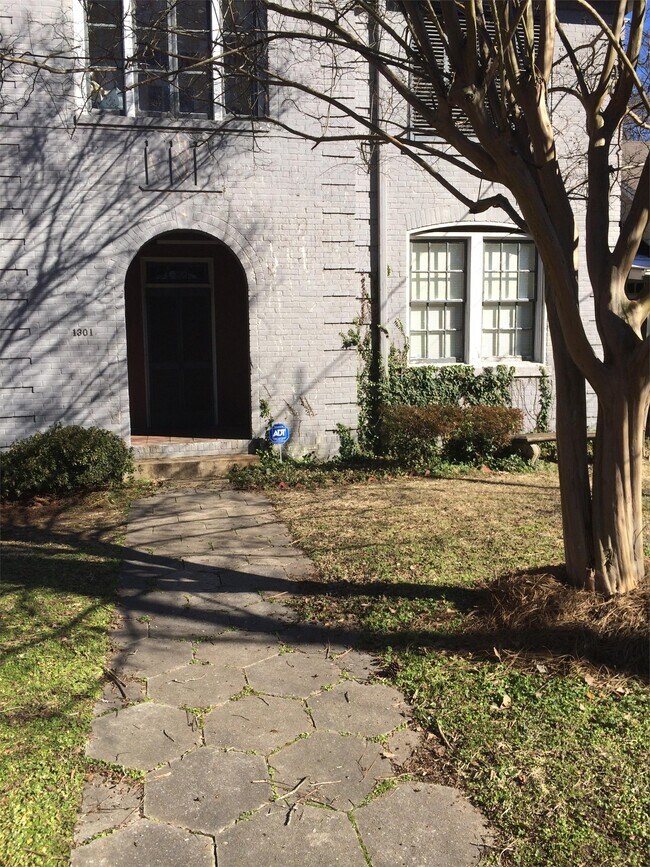 Building Photo - 1301 S McDonough St