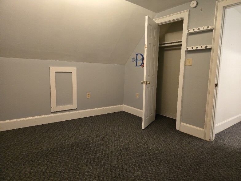 Building Photo - 36 King St