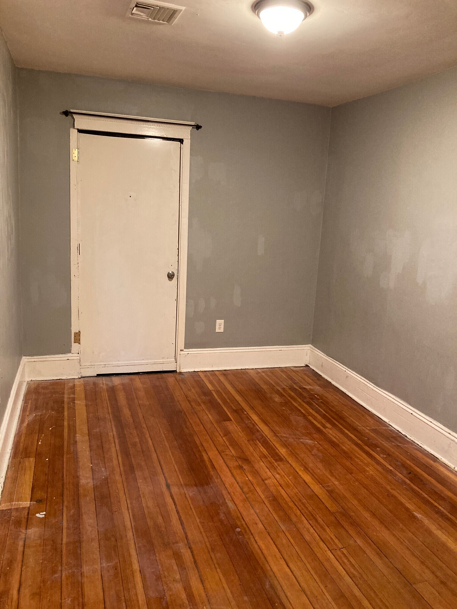 Building Photo - 98 Topliff St