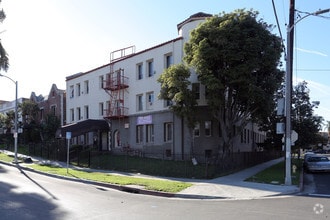 Building Photo - 1101 S Norton