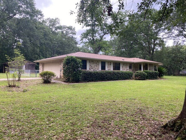 Building Photo - 20007 Oakdale Ln