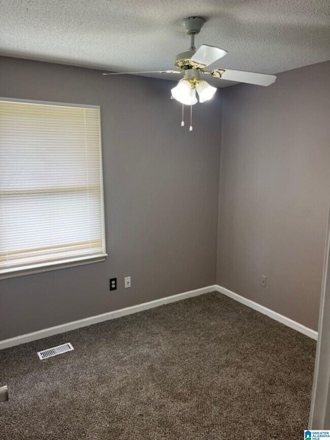 Building Photo - 2554 Hampstead Dr