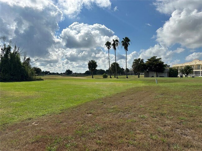 Building Photo - 26129 Northern Cross Rd