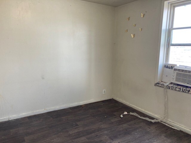 Building Photo - 375 N Walnut St