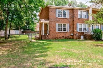 Building Photo - 716 Holder Dr