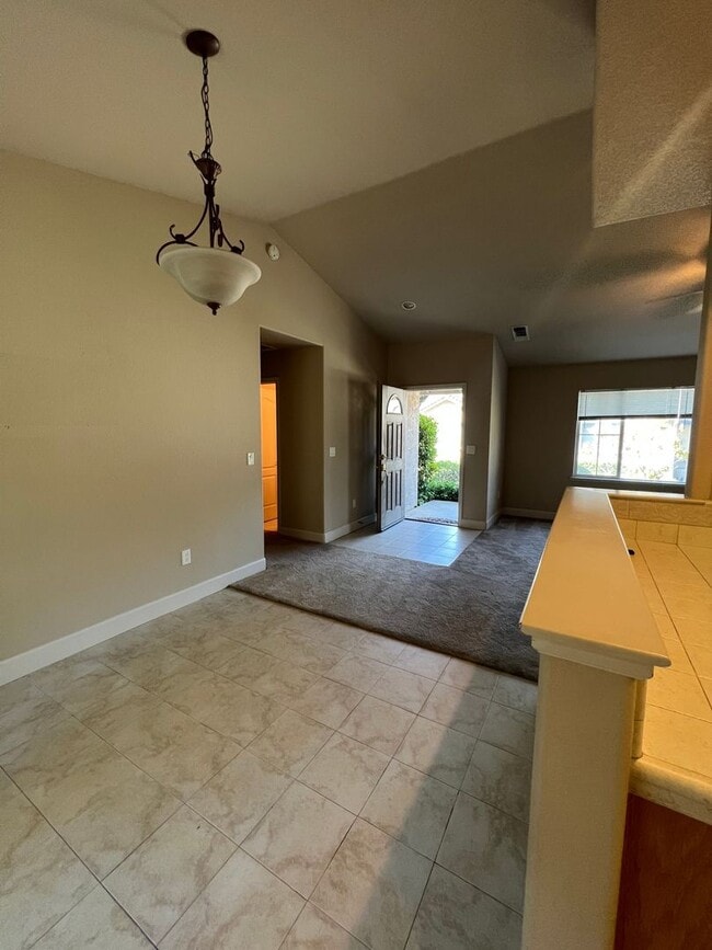 Building Photo - Edgewood