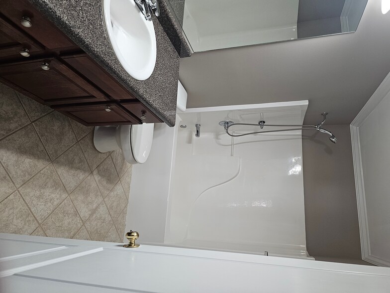 Building Photo - 13038 Peach View Dr