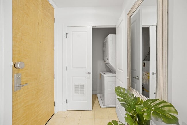 Building Photo - The Hartford | 2 Bed | 2 Bath | 1,100 Sf | 1 Private Balcony | 1 Garage Parking