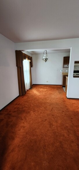 Building Photo - 322 Russet Way