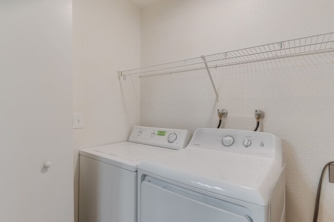 Building Photo - UPSTAIRS 2 BEDROOM CONDO! GATED COMMUNITY!...