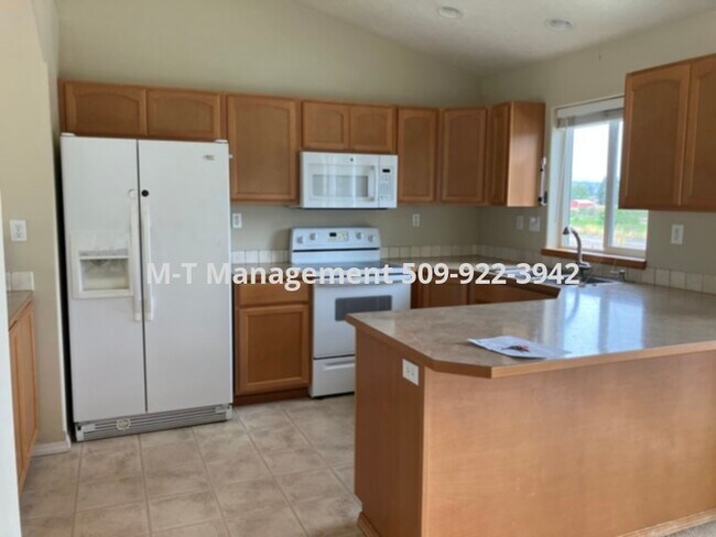 Building Photo - Valley 4 br/3 bath house in Flora Springs ...