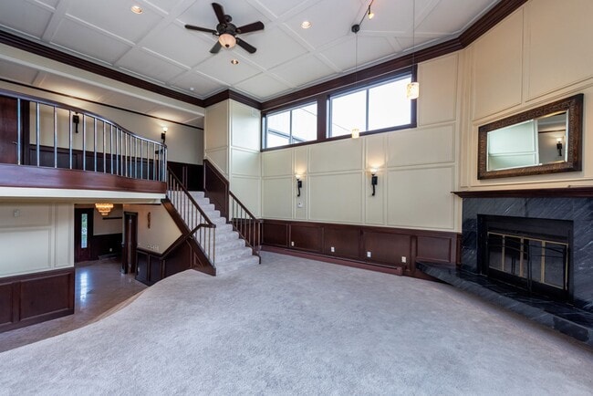 Building Photo - 11071 Mountain Lake Dr