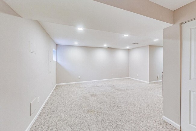 Building Photo - Coming Soon! Gorgeous 4 Bed + 3.5 Ba totally renovated row home in Columbia Heights