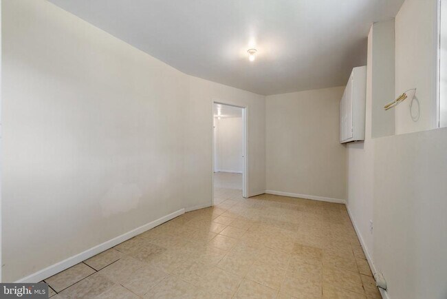 Building Photo - 345 Brown Ave