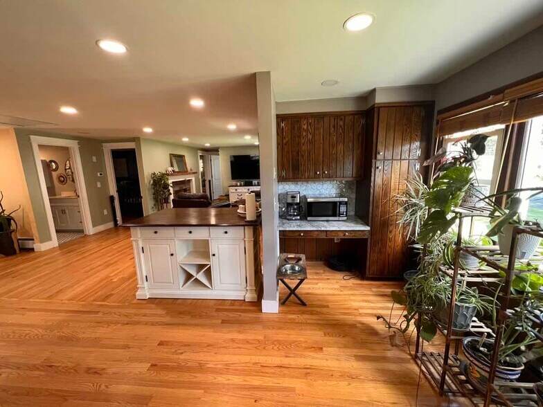 Building Photo - 34 Candice Cir