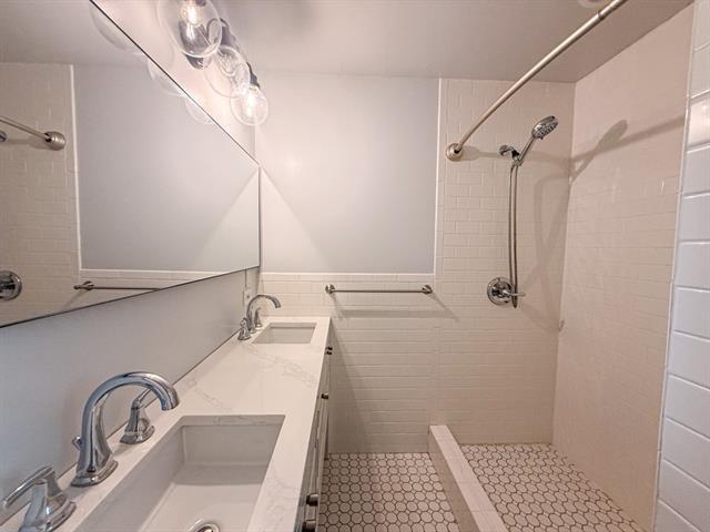 Building Photo - 3766 Park Ln
