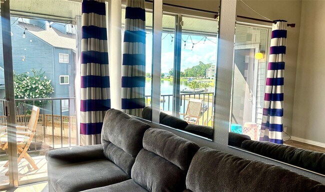 Building Photo - 12500 Melville Dr