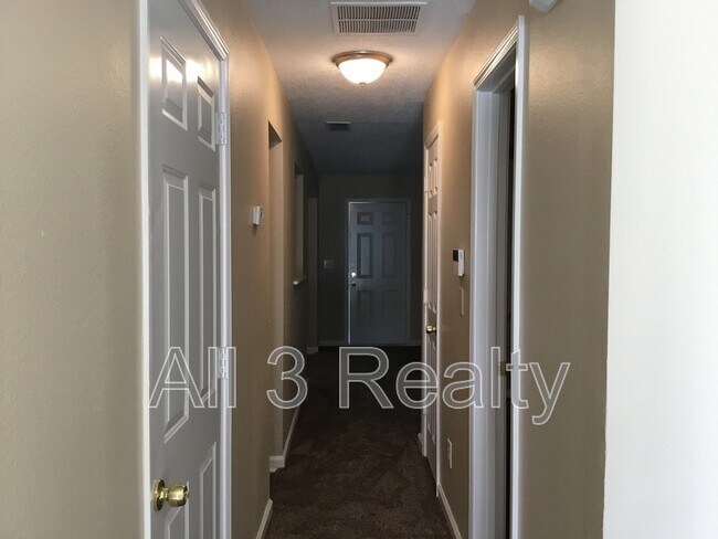 Building Photo - 4132 Ravenwood Ct