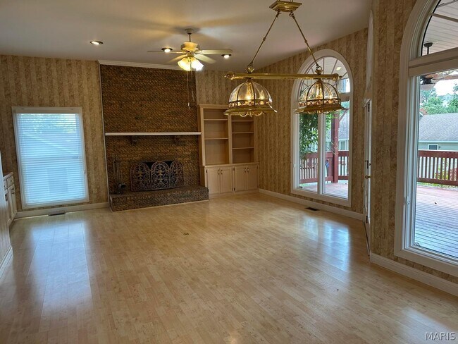 Building Photo - 4 Grayson Ridge Dr